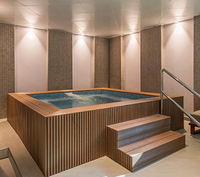 INDOOR AND OUTDOOR JACUZZIS